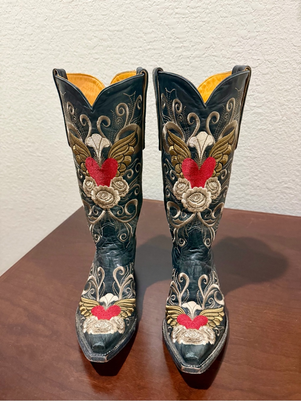❤️Old Gringo Grace Black Embroidered Hearts/Flowers/Wings Boots❤️